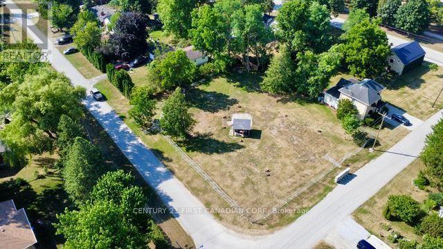 4 Park Crescent, Middlesex Centre, Ontario  N0M 2A0 - Photo 8 - X13576010