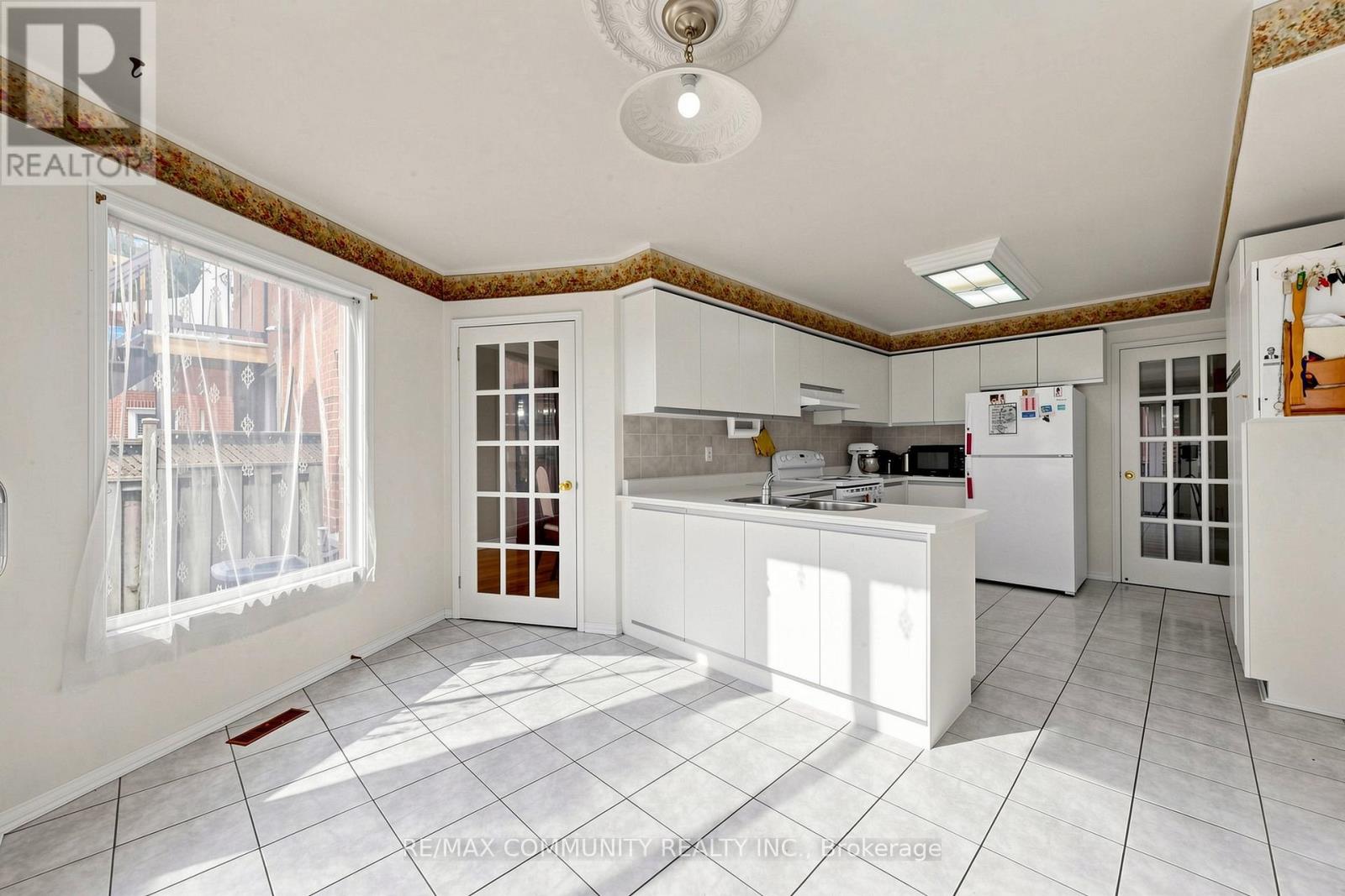 66 Wandering Trail, Toronto, Ontario  M1X 1J8 - Photo 12 - E13575836