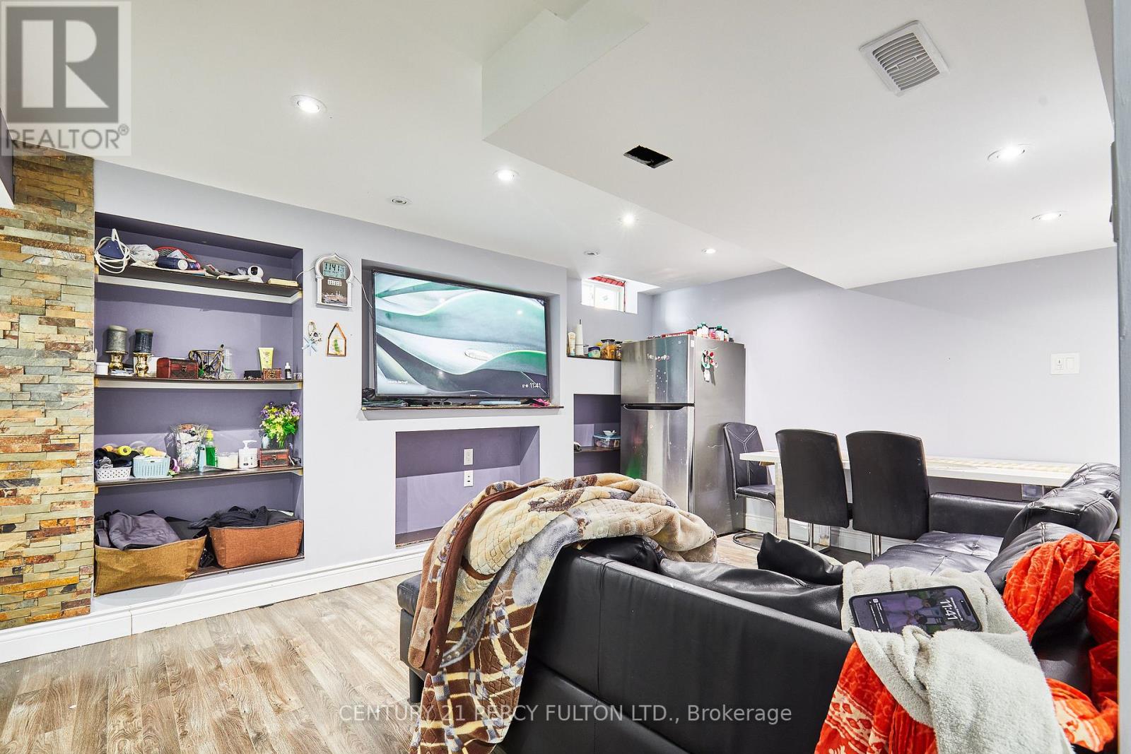 91 Laprade Square, Clarington, Ontario  L1C 0C9 - Photo 4 - E13575950
