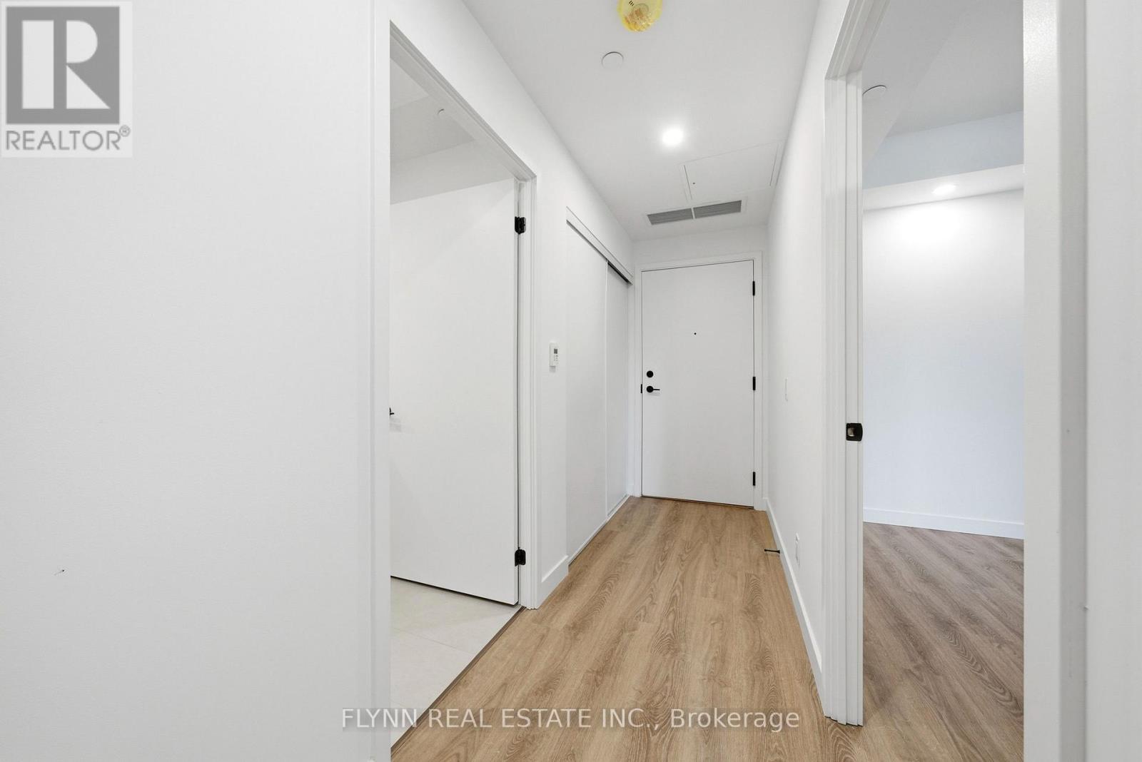 315 - 1050 Eastern Avenue, Toronto, Ontario  M4L 0B7 - Photo 4 - E13576050