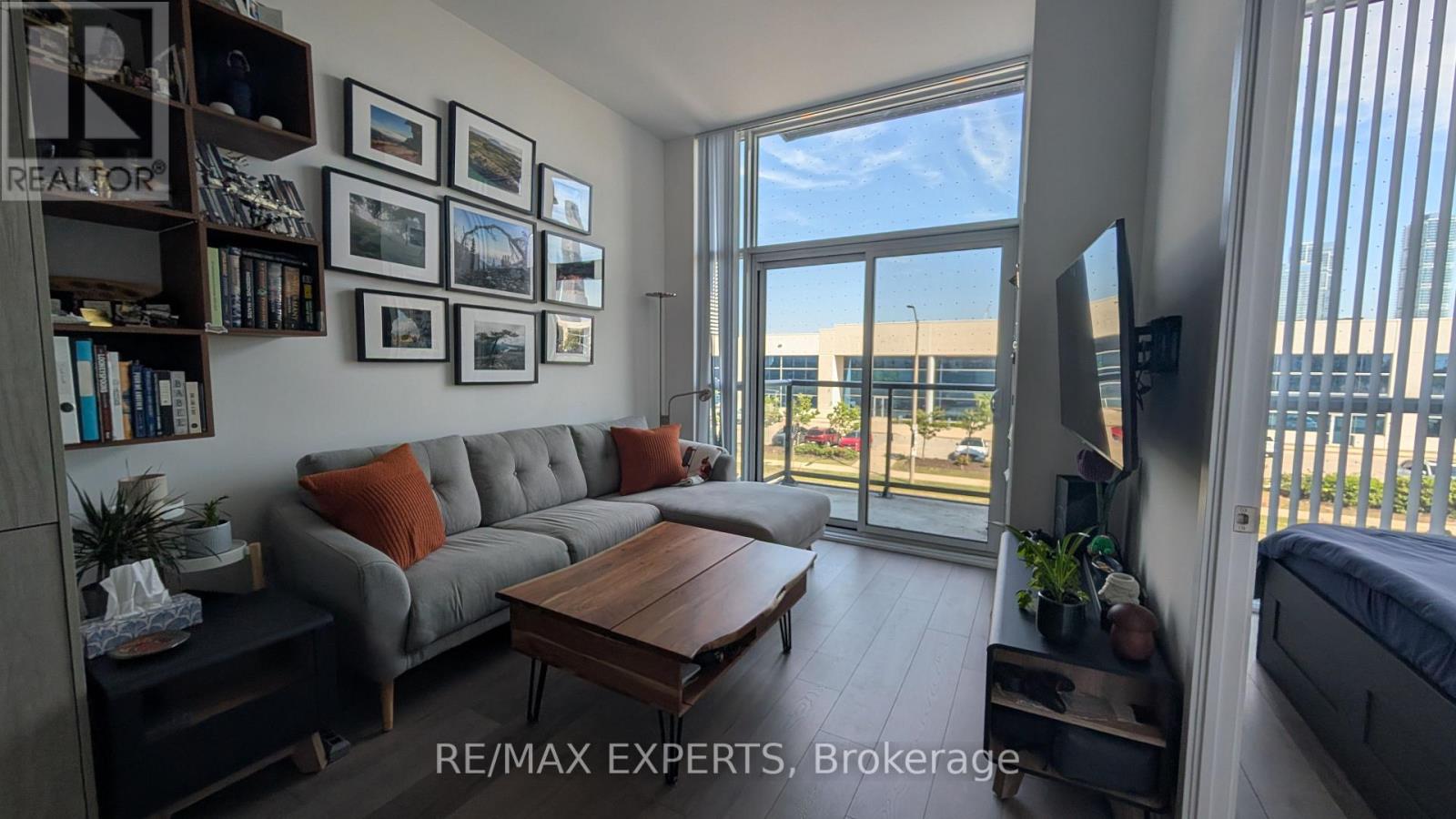 216 - 38 Honeycrisp Crescent, Vaughan, Ontario  L4K 0M8 - Photo 2 - N13575730