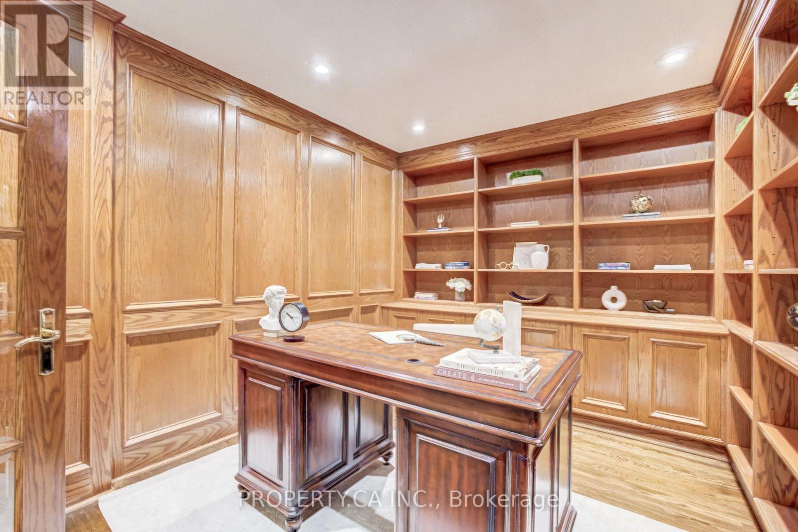 143 Cambridge Crescent, Richmond Hill, Ontario  L4C 6G1 - Photo 4 - N13575780