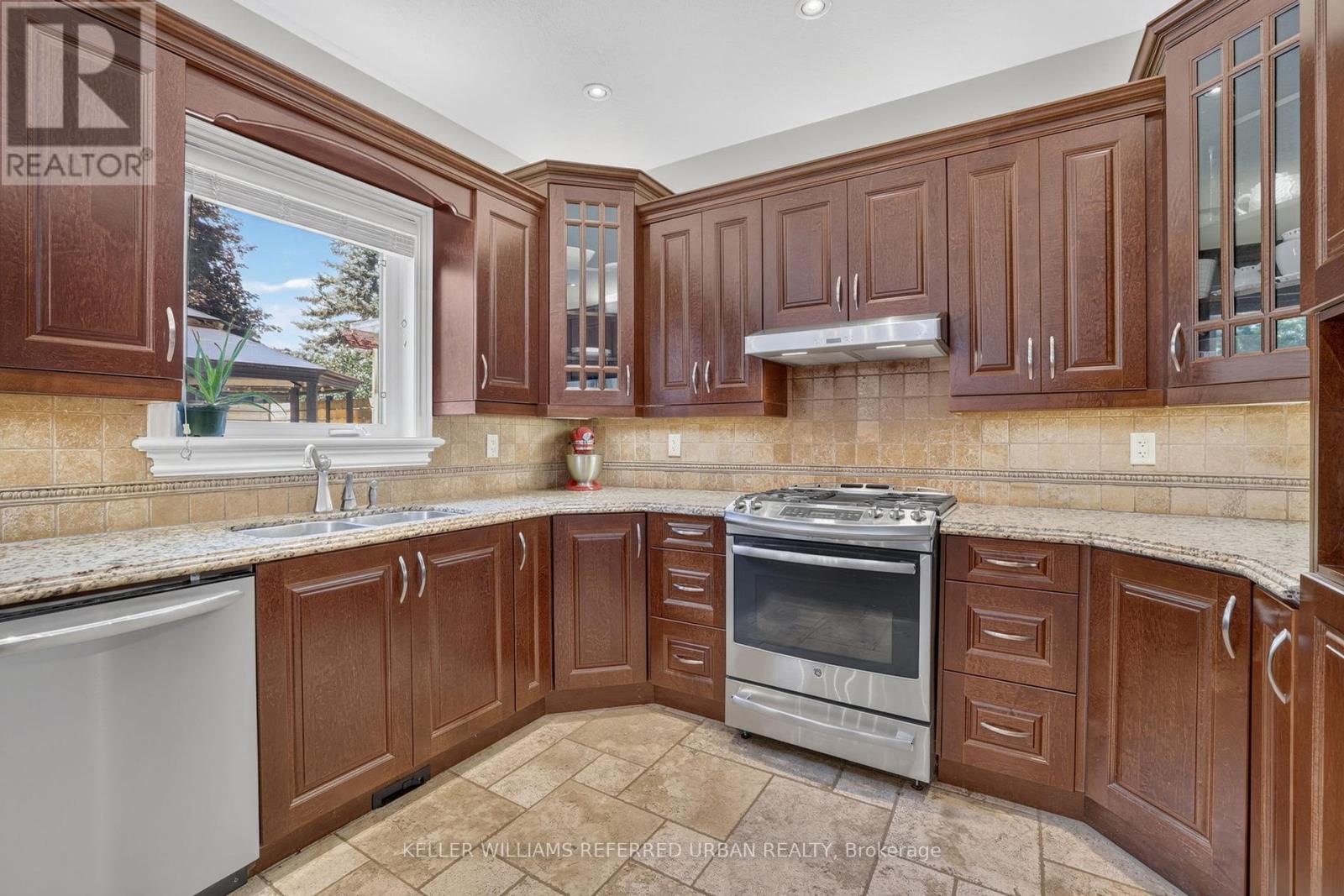 26 Christina Crescent, Bradford West Gwillimbury (Bradford), Ontario  L0M 1B0 - Photo 16 - N13575972