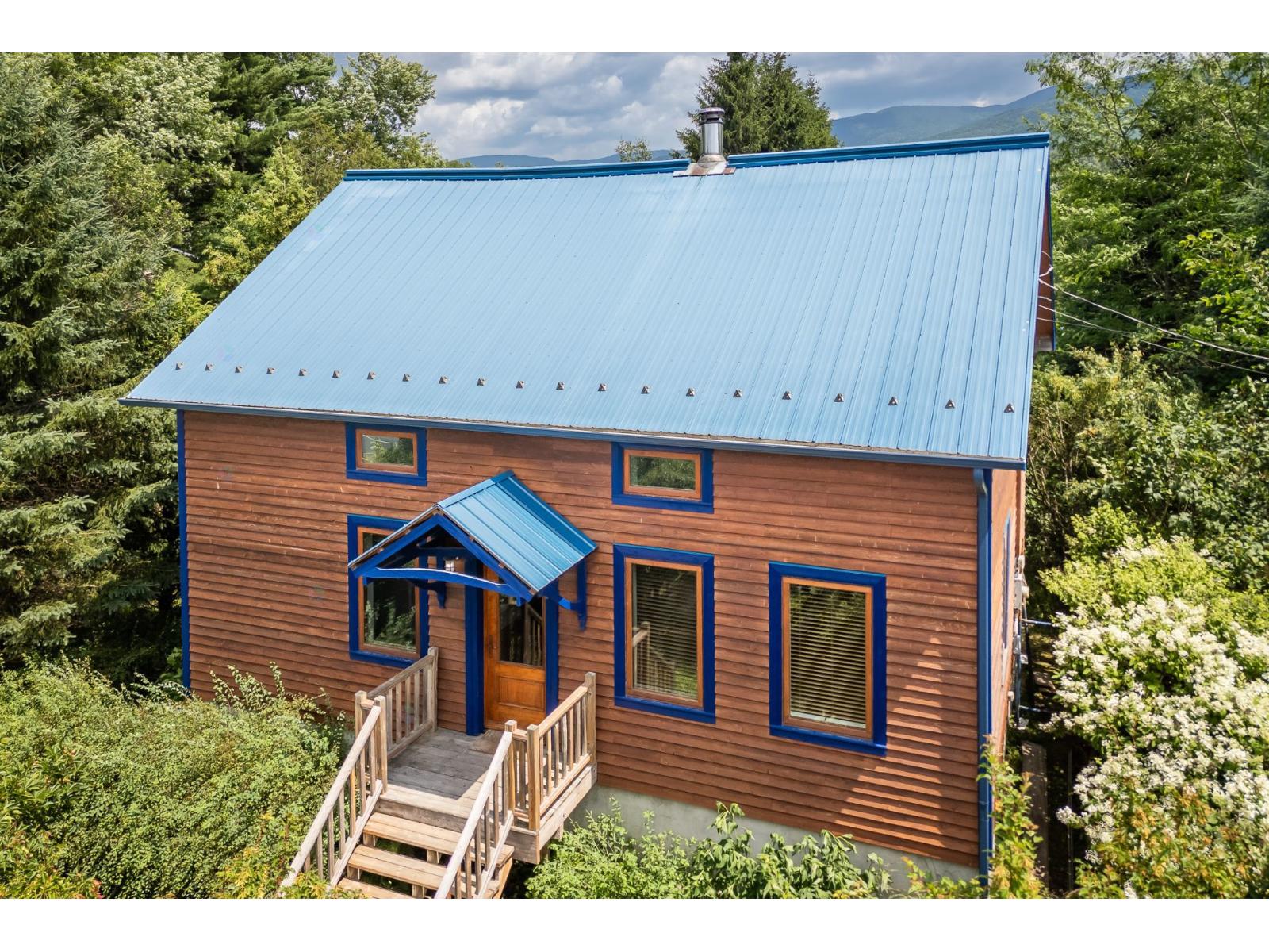 182 Rue Principale S. Sutton Quebec Canada J0E2K0 3