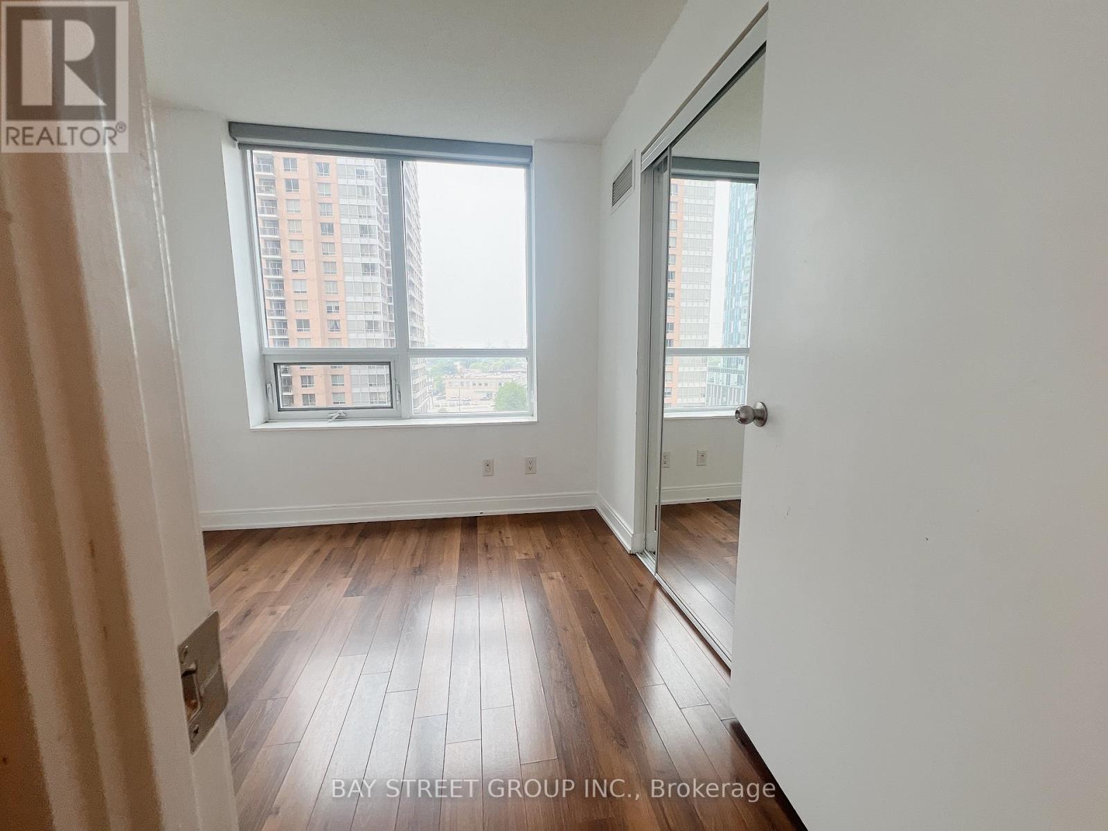 956 - 25 Viking Lane, Toronto, Ontario  M9B 0A1 - Photo 15 - W13575834