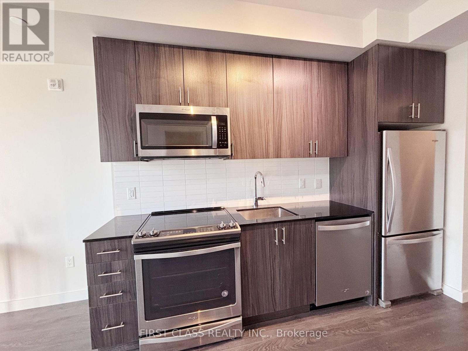 205 - 210 Sabina Drive, Oakville, Ontario  L6H 0W6 - Photo 4 - W13576114