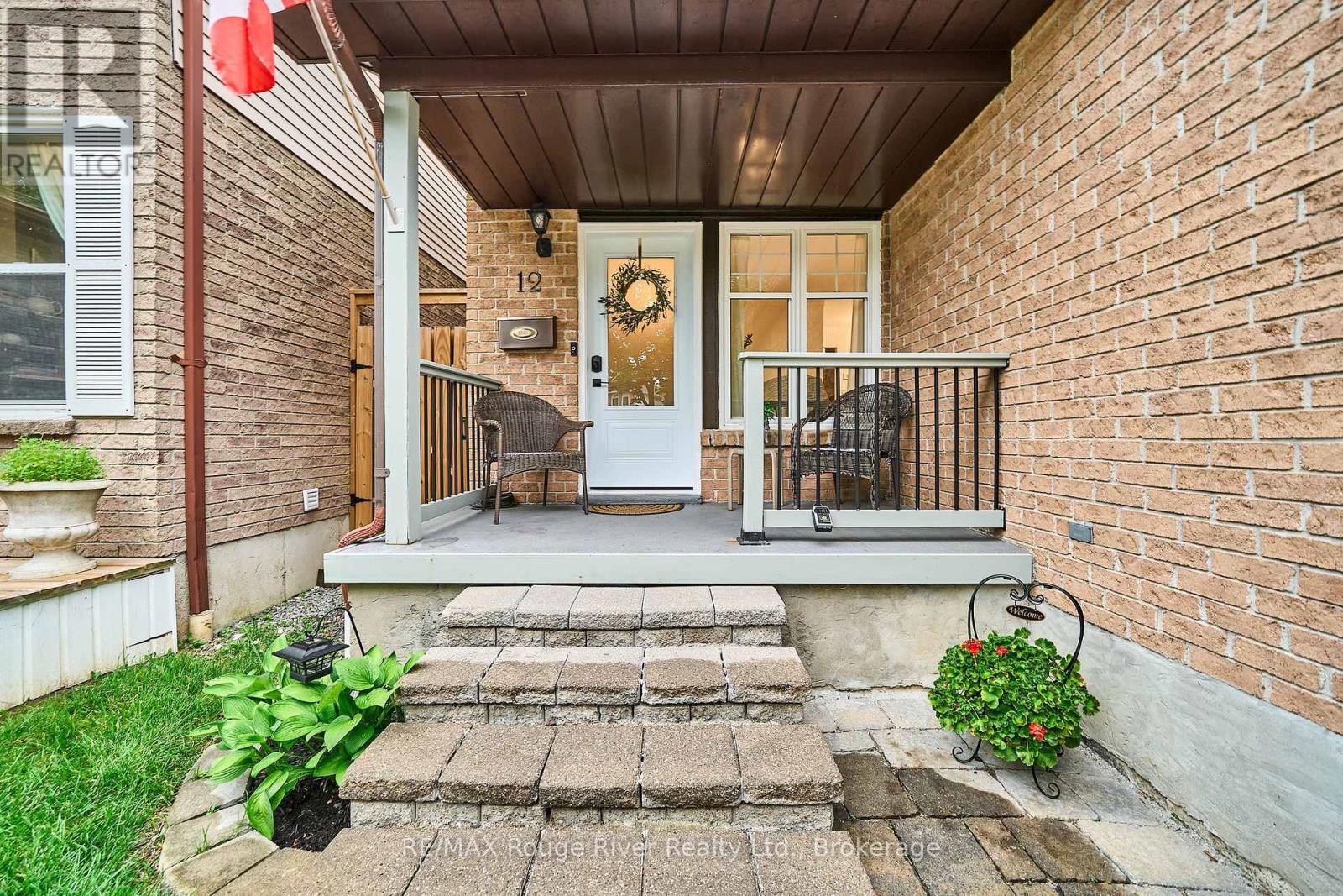 12 Goldring Drive, Whitby, Ontario L1P 1C1 - Photo 2 - E13576202