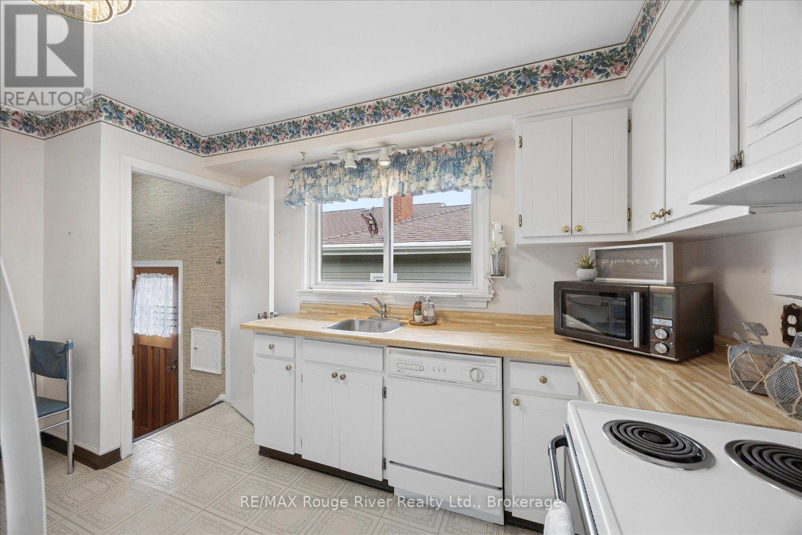 20 Tayrow Road, Toronto, Ontario  M9W 2T9 - Photo 16 - W13576234
