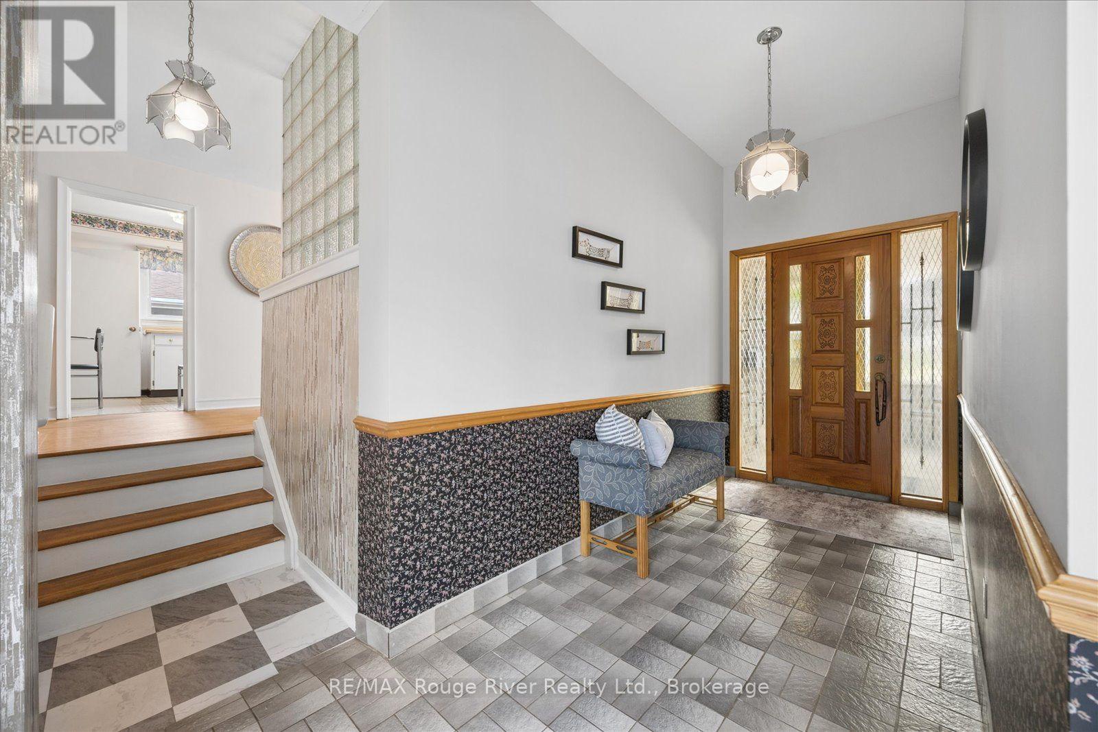 20 Tayrow Road, Toronto, Ontario  M9W 2T9 - Photo 5 - W13576234