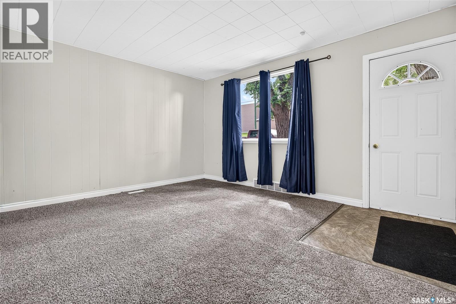 40 Iroquois Street E, Moose Jaw, Saskatchewan  S6H 4S8 - Photo 4 - SK042767