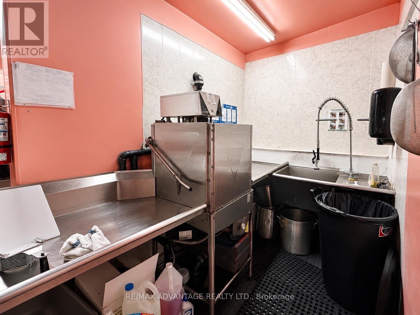 1131 Richmond Street, London East, Ontario  N6A 3K4 - Photo 11 - X13576170