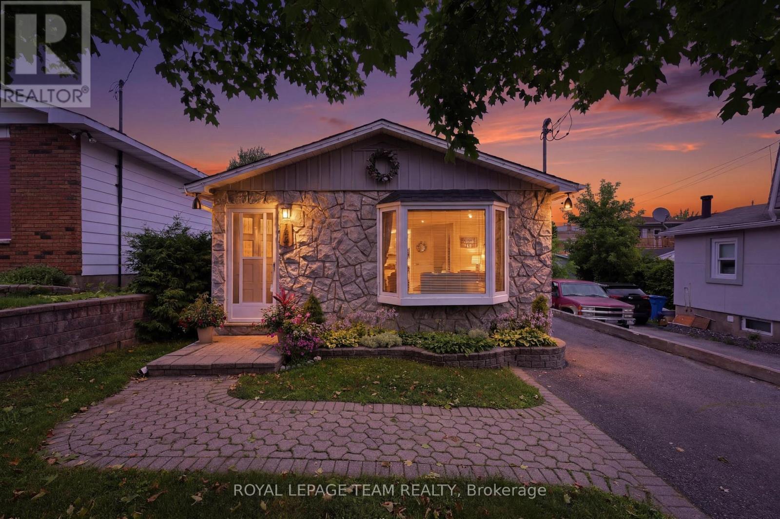 289 MONTFORT STREET, Ottawa, Ontario
