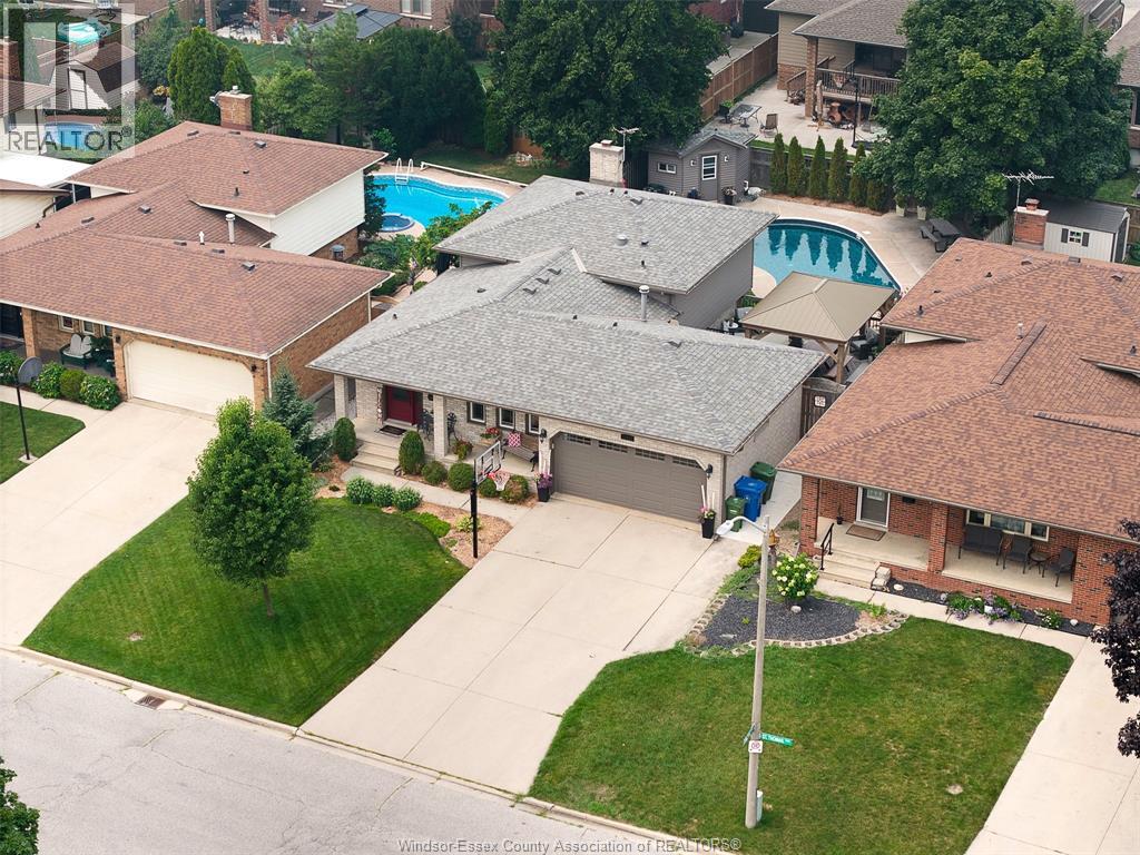 12057 St. Thomas, Tecumseh, Ontario