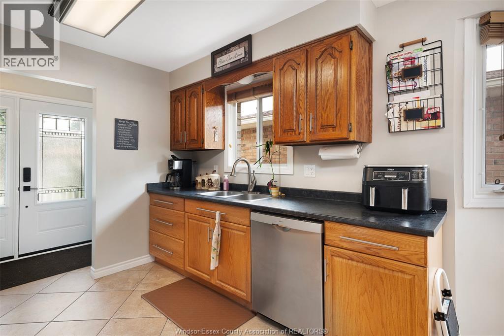 12057 St. Thomas, Tecumseh, Ontario  N8N 3V6 - Photo 12 - 26017127