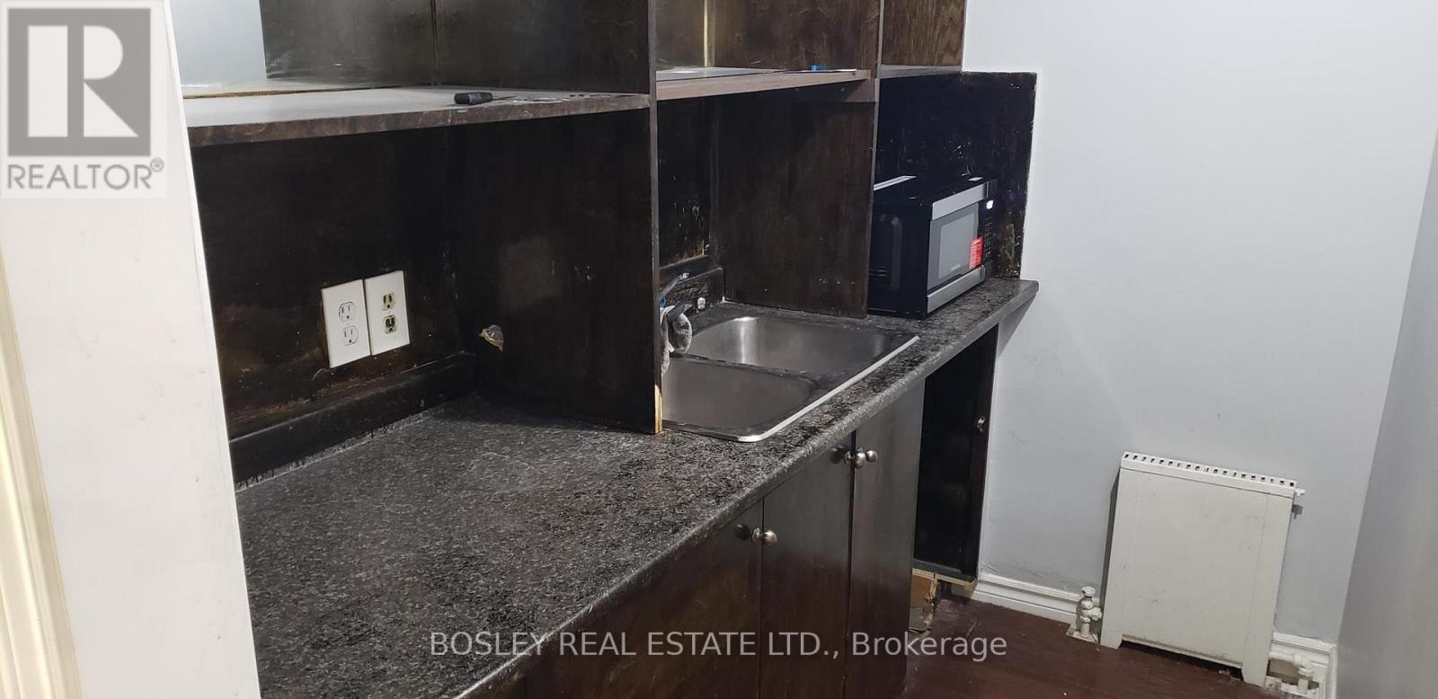 Main - 3310 Yonge Street, Toronto, Ontario  M4N 2M4 - Photo 10 - C13576126