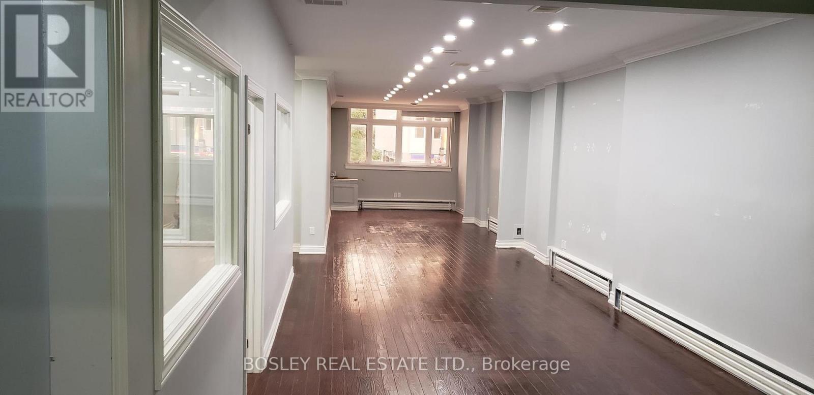 Main - 3310 Yonge Street, Toronto, Ontario  M4N 2M4 - Photo 3 - C13576126
