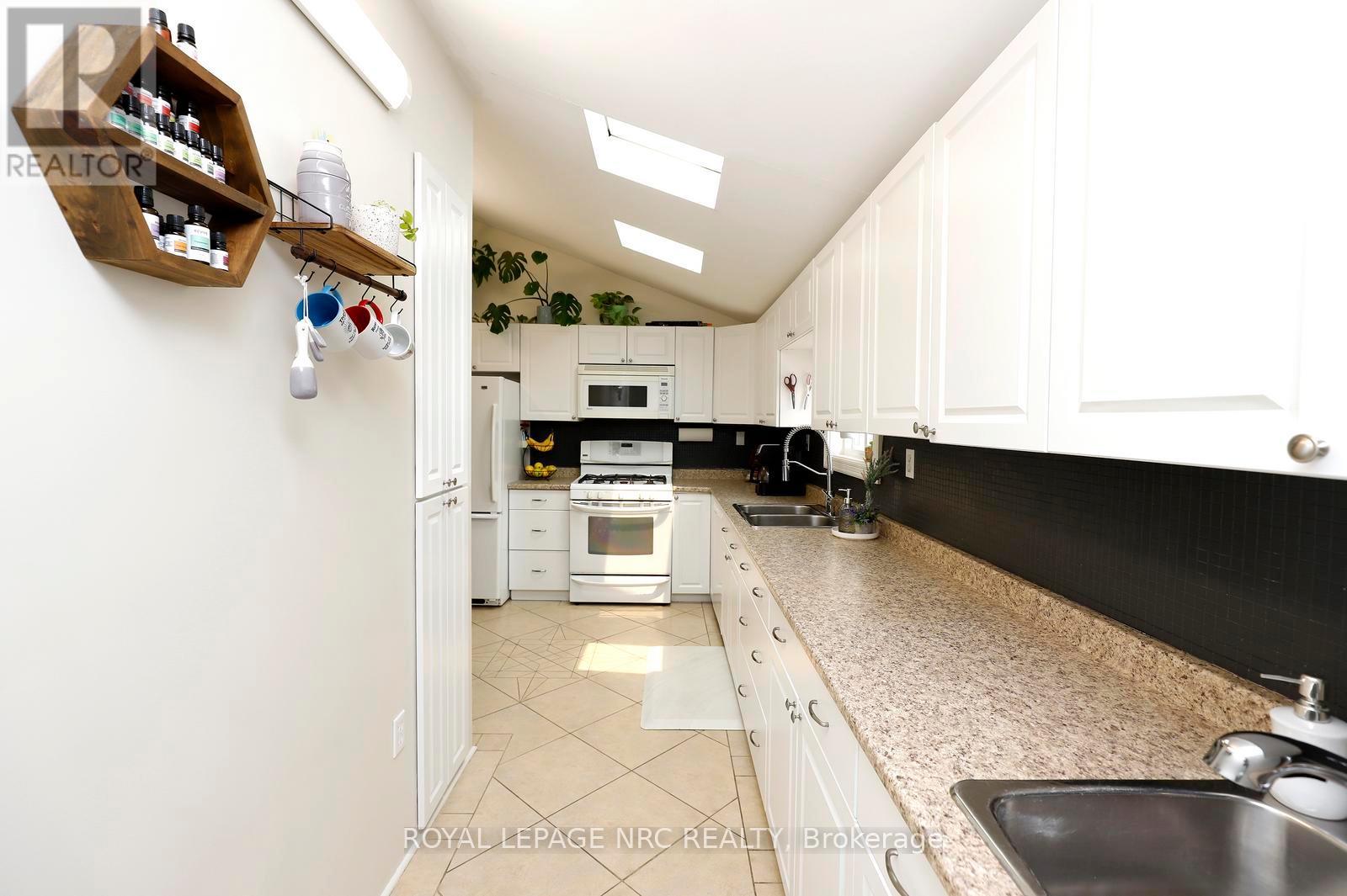 8190 Mud Street, Grimsby, Ontario  L0R 1M0 - Photo 16 - X13576134