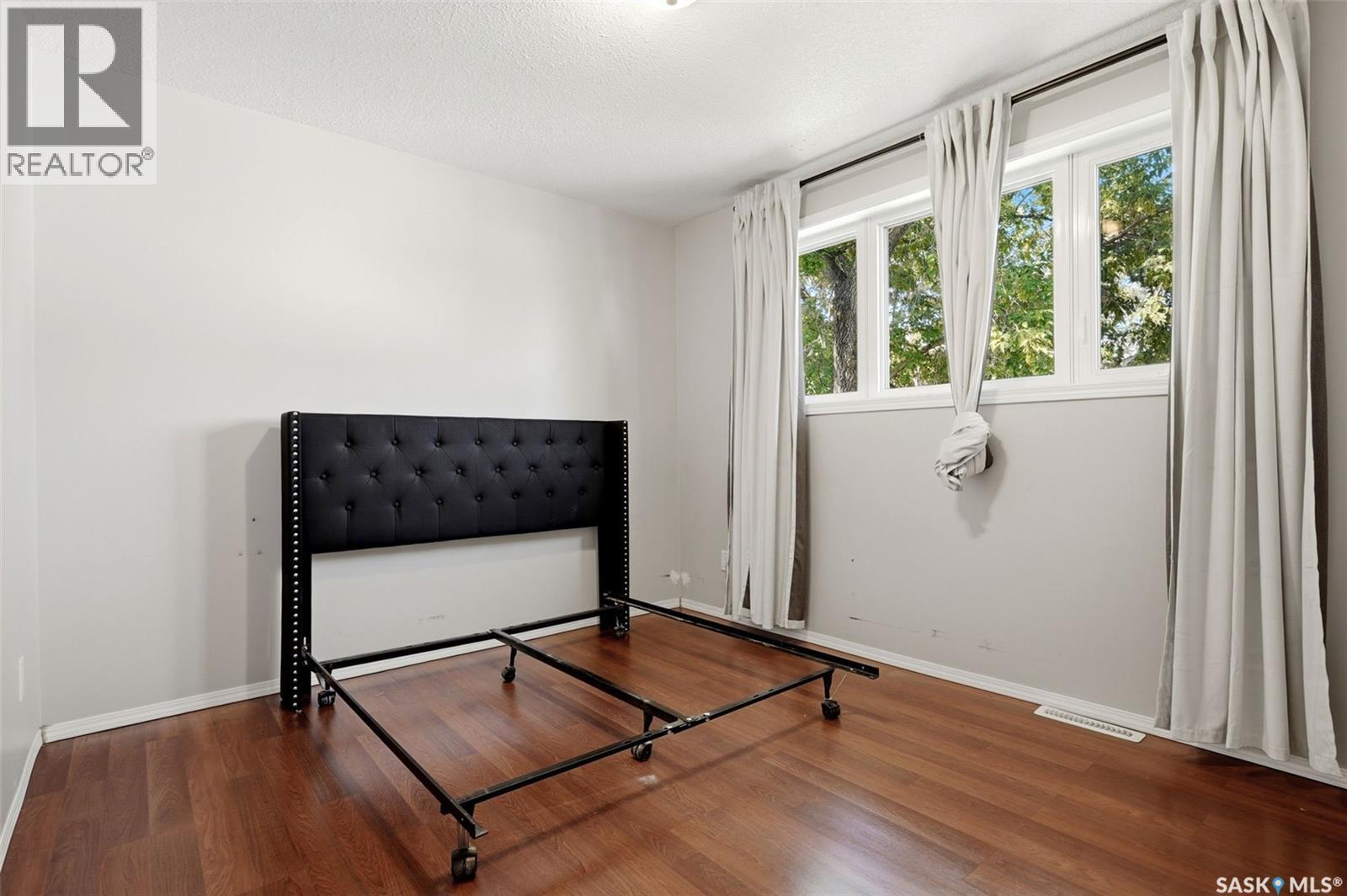 870 Royal Street, Regina, Saskatchewan  S4T 4Z4 - Photo 12 - SK042673