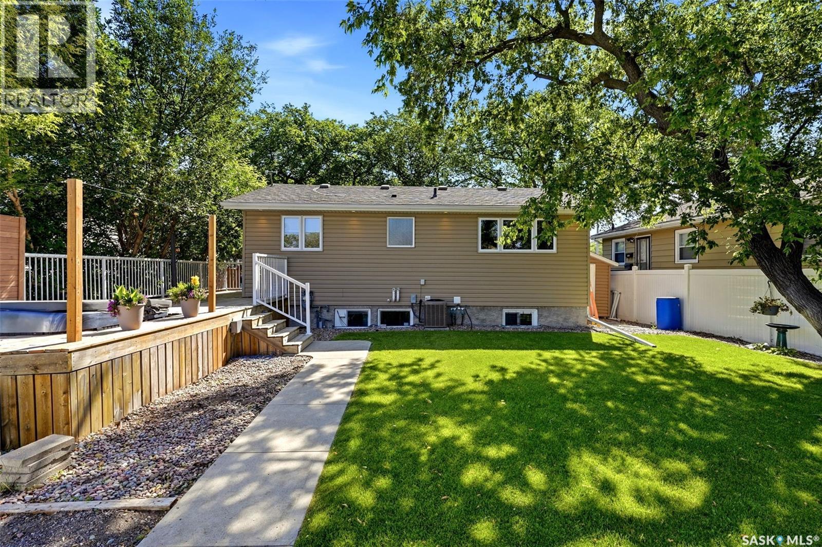 870 Royal Street, Regina, Saskatchewan  S4T 4Z4 - Photo 30 - SK042673