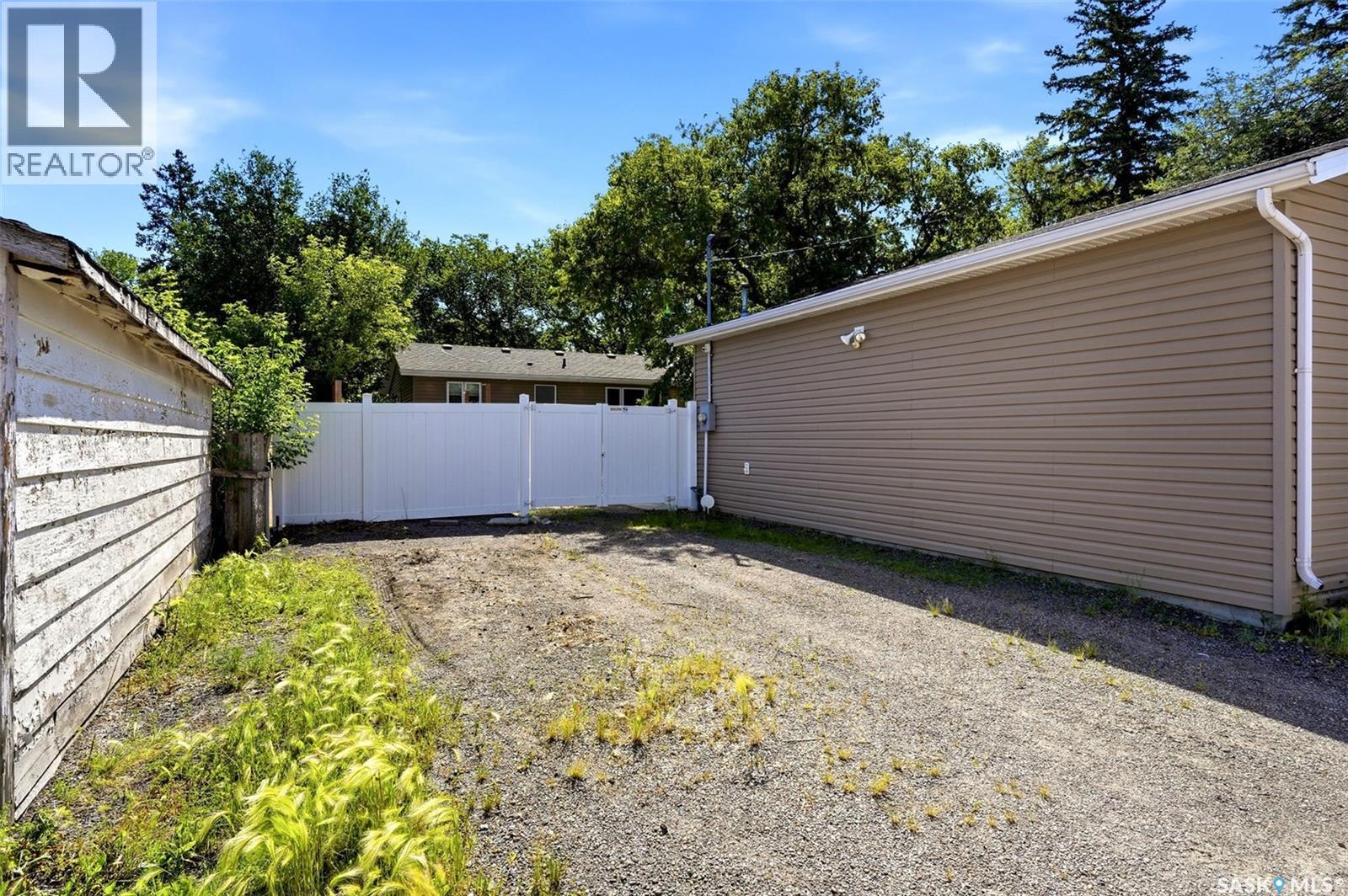 870 Royal Street, Regina, Saskatchewan  S4T 4Z4 - Photo 38 - SK042673