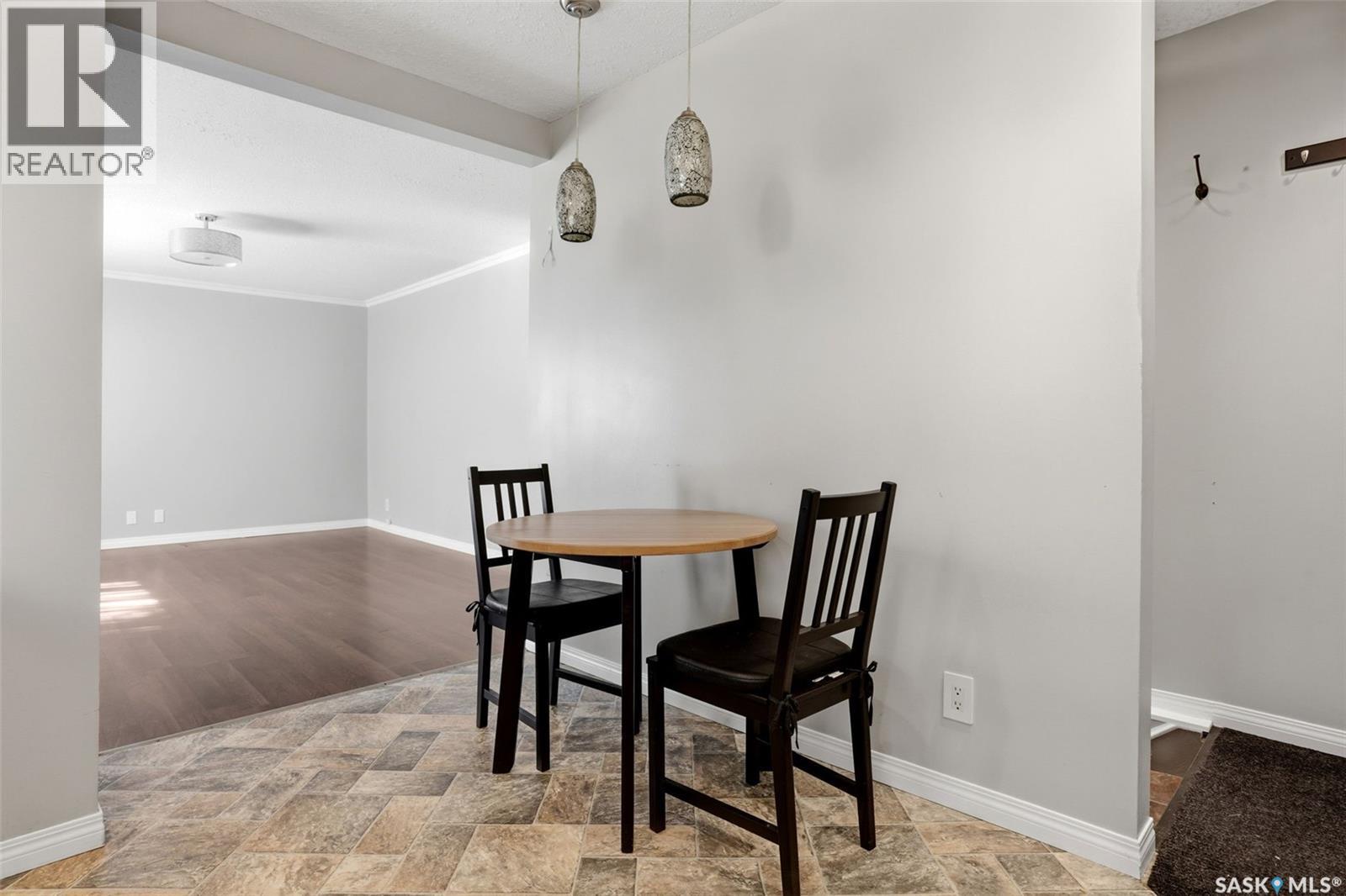 870 Royal Street, Regina, Saskatchewan  S4T 4Z4 - Photo 6 - SK042673