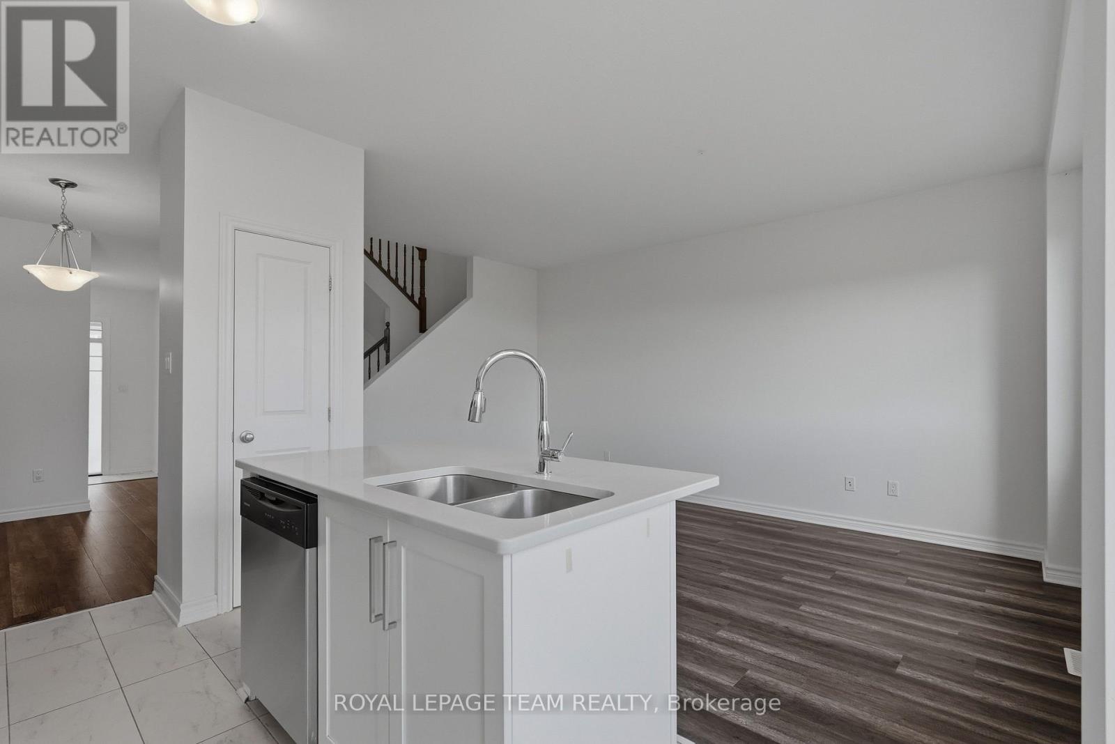 195 Kimpton Drive, Ottawa, Ontario  K2S 2H9 - Photo 12 - X13563152