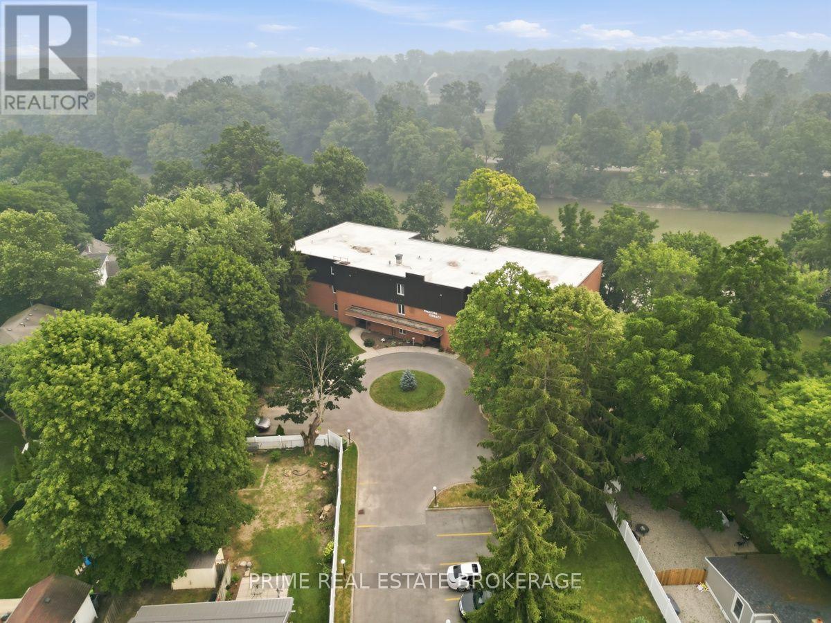 3 - 125 Elm Street, St. Thomas, Ontario  N5R 1H9 - Photo 2 - X13576352