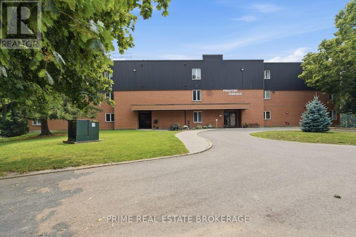 3 - 125 Elm Street, St. Thomas, Ontario  N5R 1H9 - Photo 3 - X13576352
