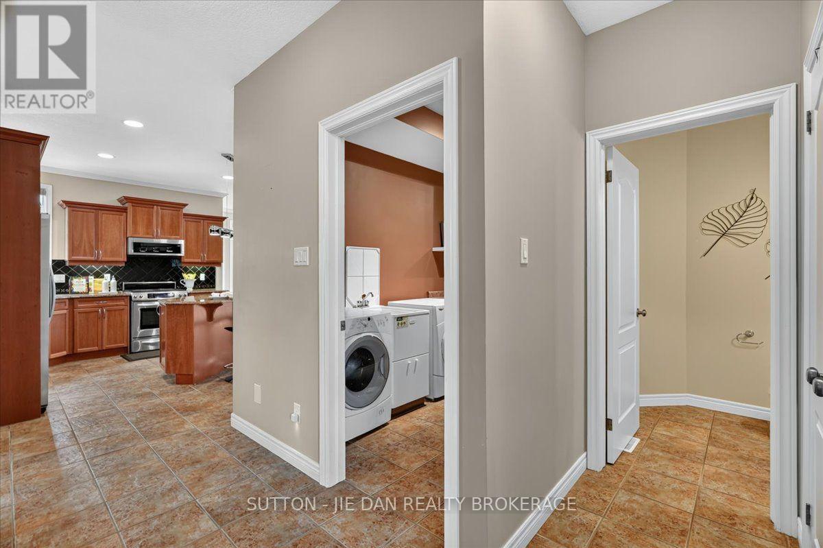 20 Earlscourt Terrace, Middlesex Centre, Ontario  N0L 1R0 - Photo 13 - X13576536