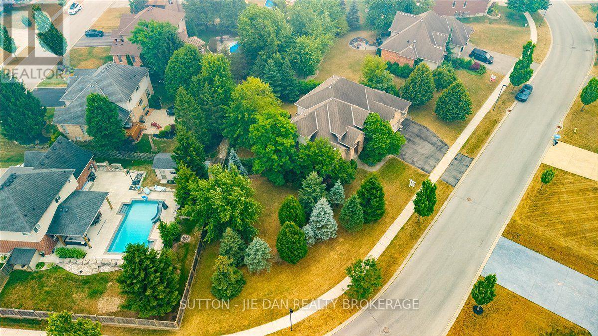 20 Earlscourt Terrace, Middlesex Centre, Ontario  N0L 1R0 - Photo 2 - X13576536
