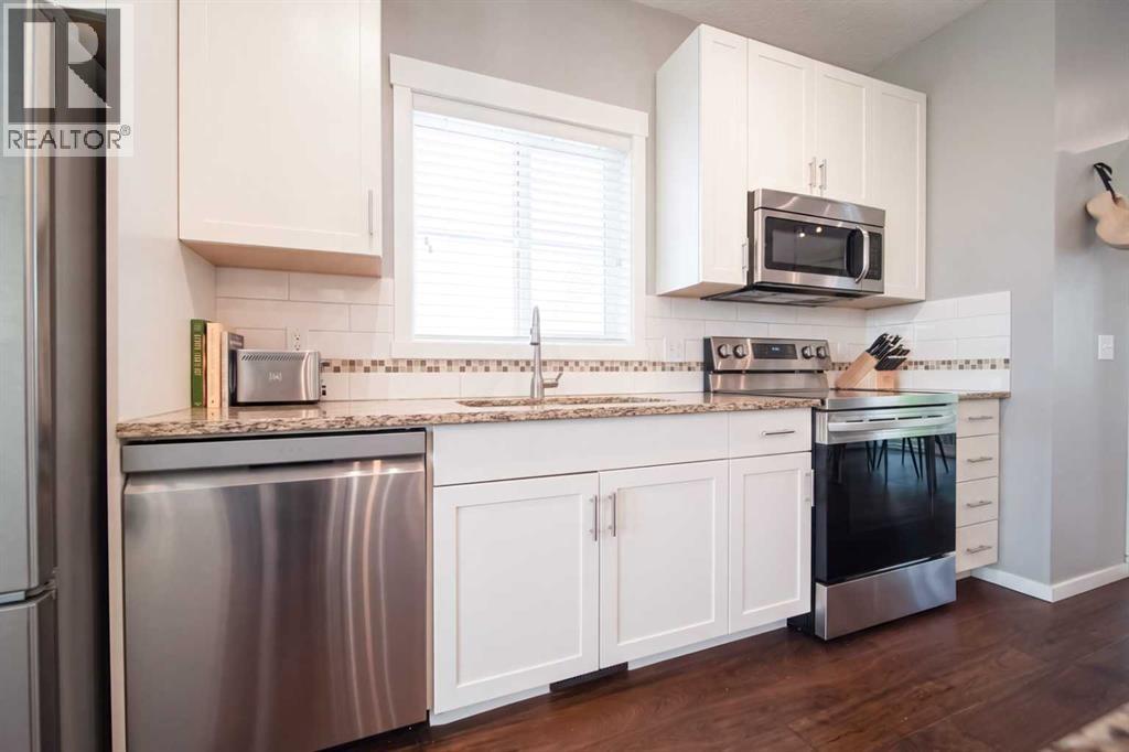 211 Copperpond Common Se, Calgary, Alberta T2Z 1G5 - Photo 13 - A2329355