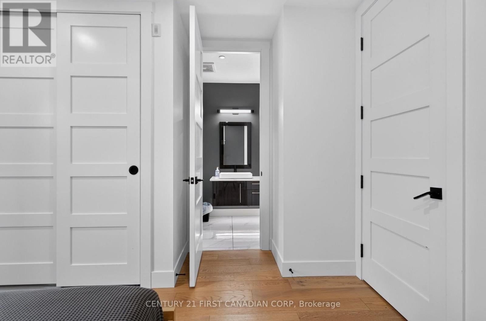 201 - 85 Main Street, Lambton Shores, Ontario  N0M 1T0 - Photo 7 - X13576302