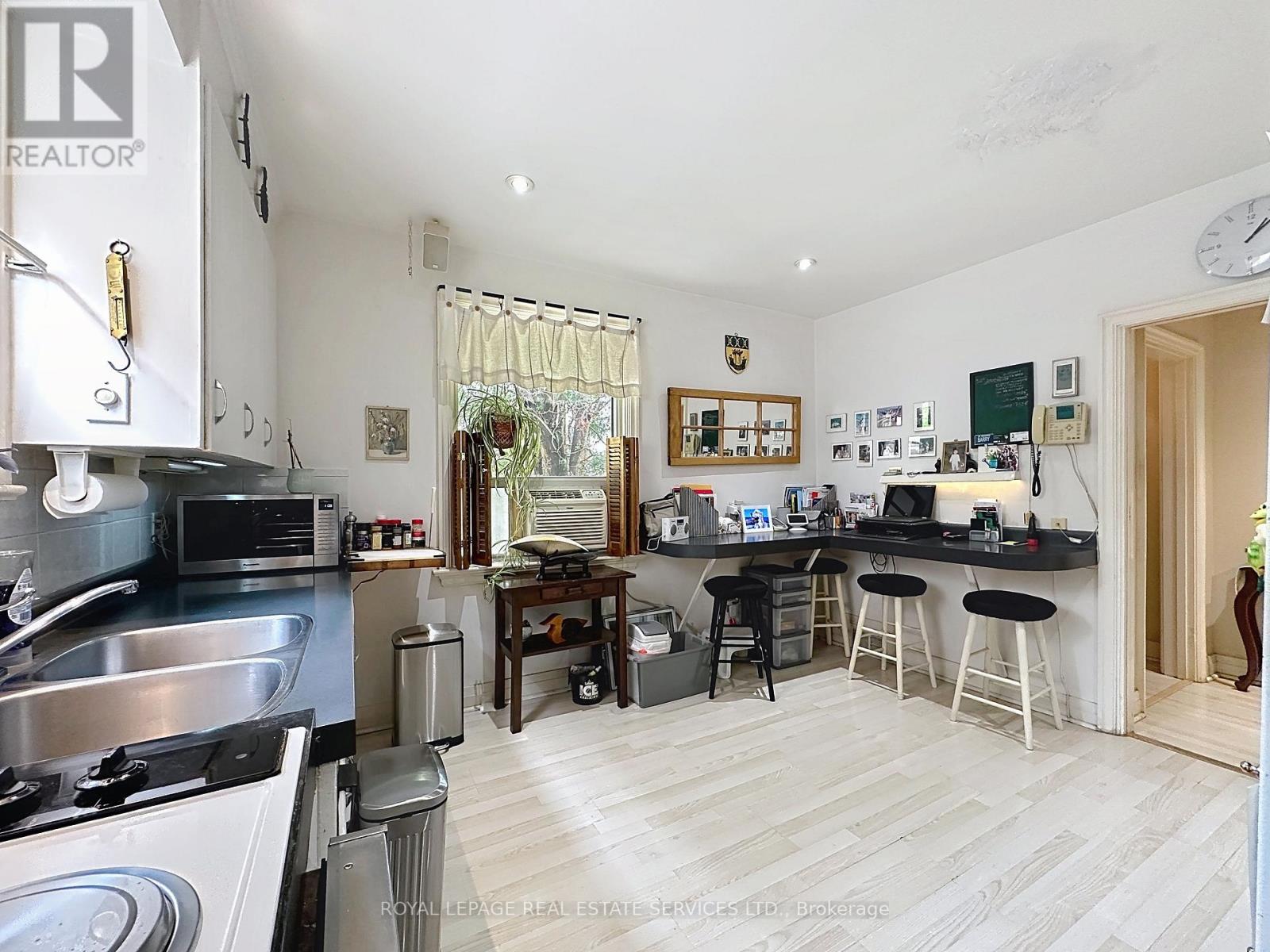 145 Parkview Avenue, Toronto, Ontario  M2N 3Y6 - Photo 4 - C13576340