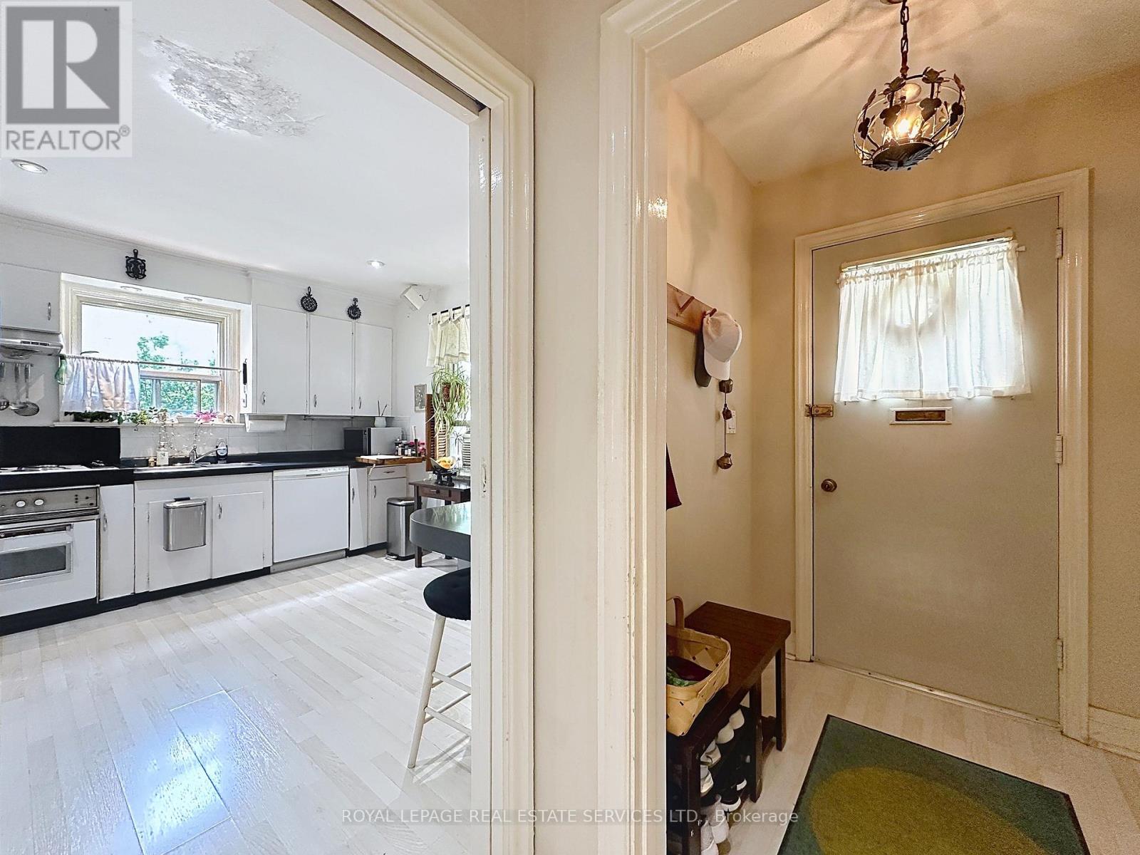 145 Parkview Avenue, Toronto, Ontario  M2N 3Y6 - Photo 7 - C13576340