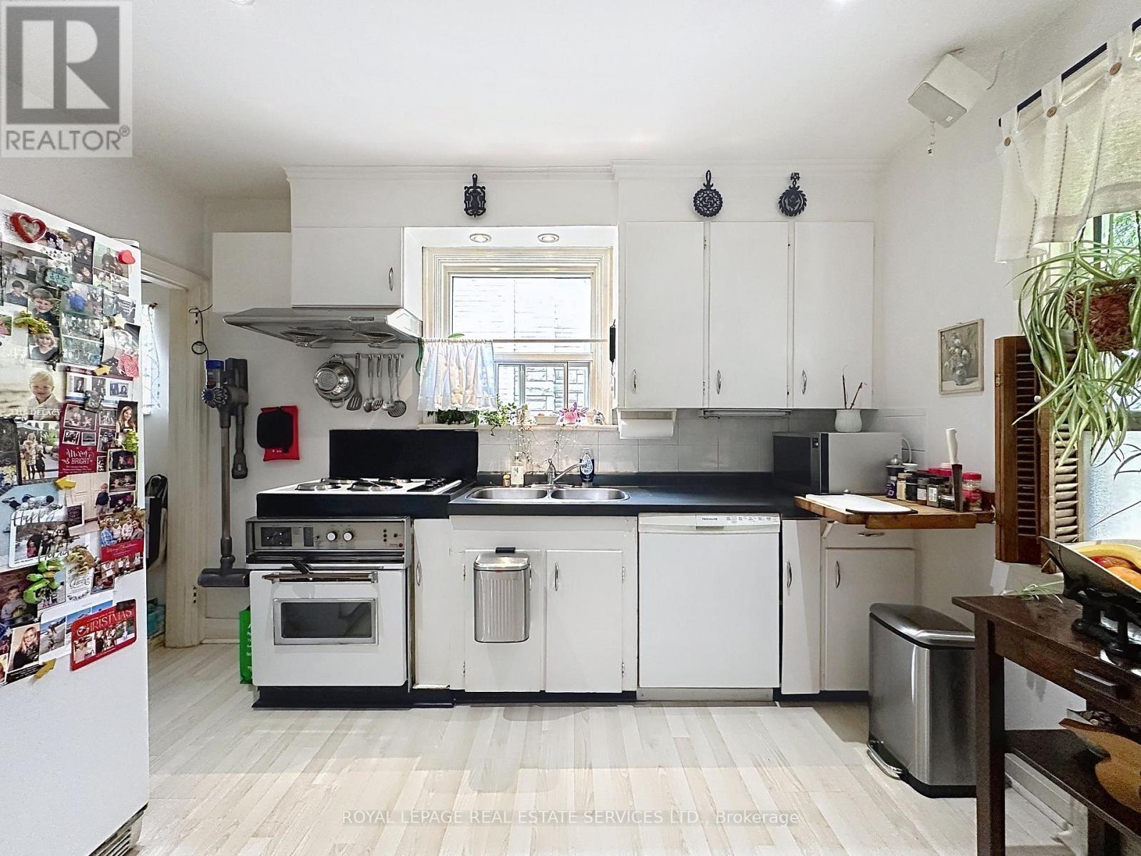 145 Parkview Avenue, Toronto, Ontario  M2N 3Y6 - Photo 9 - C13576340