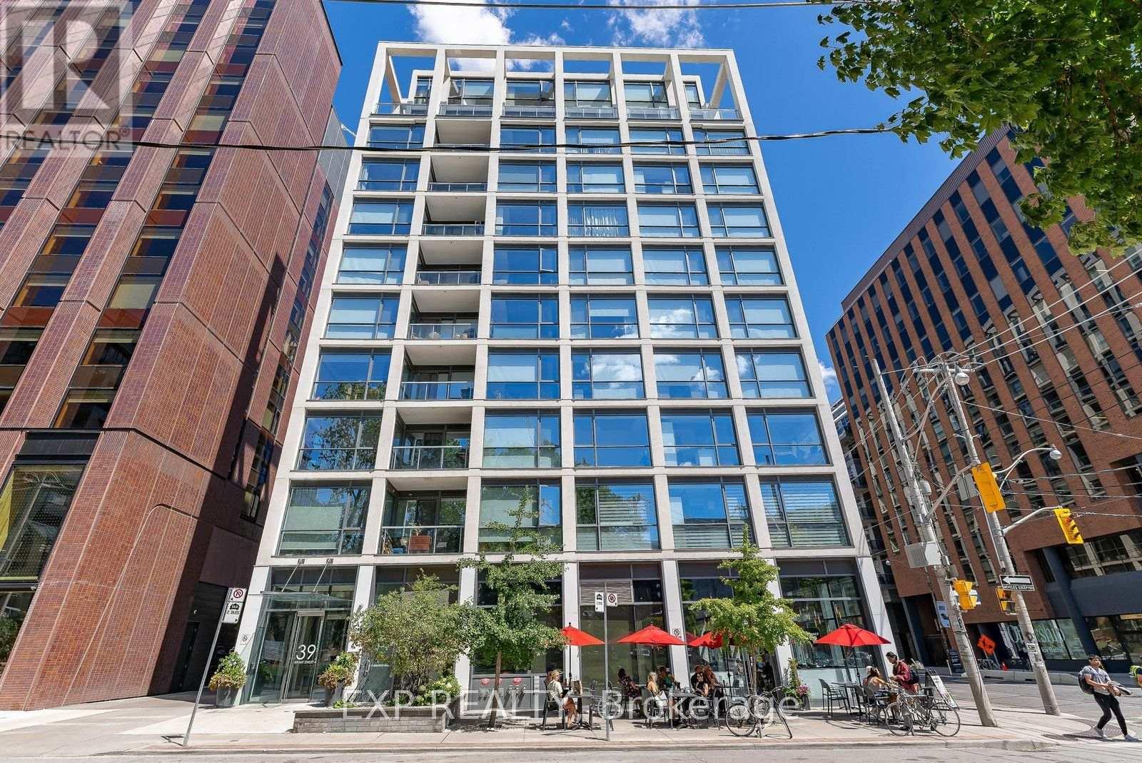 416 - 39 BRANT STREET