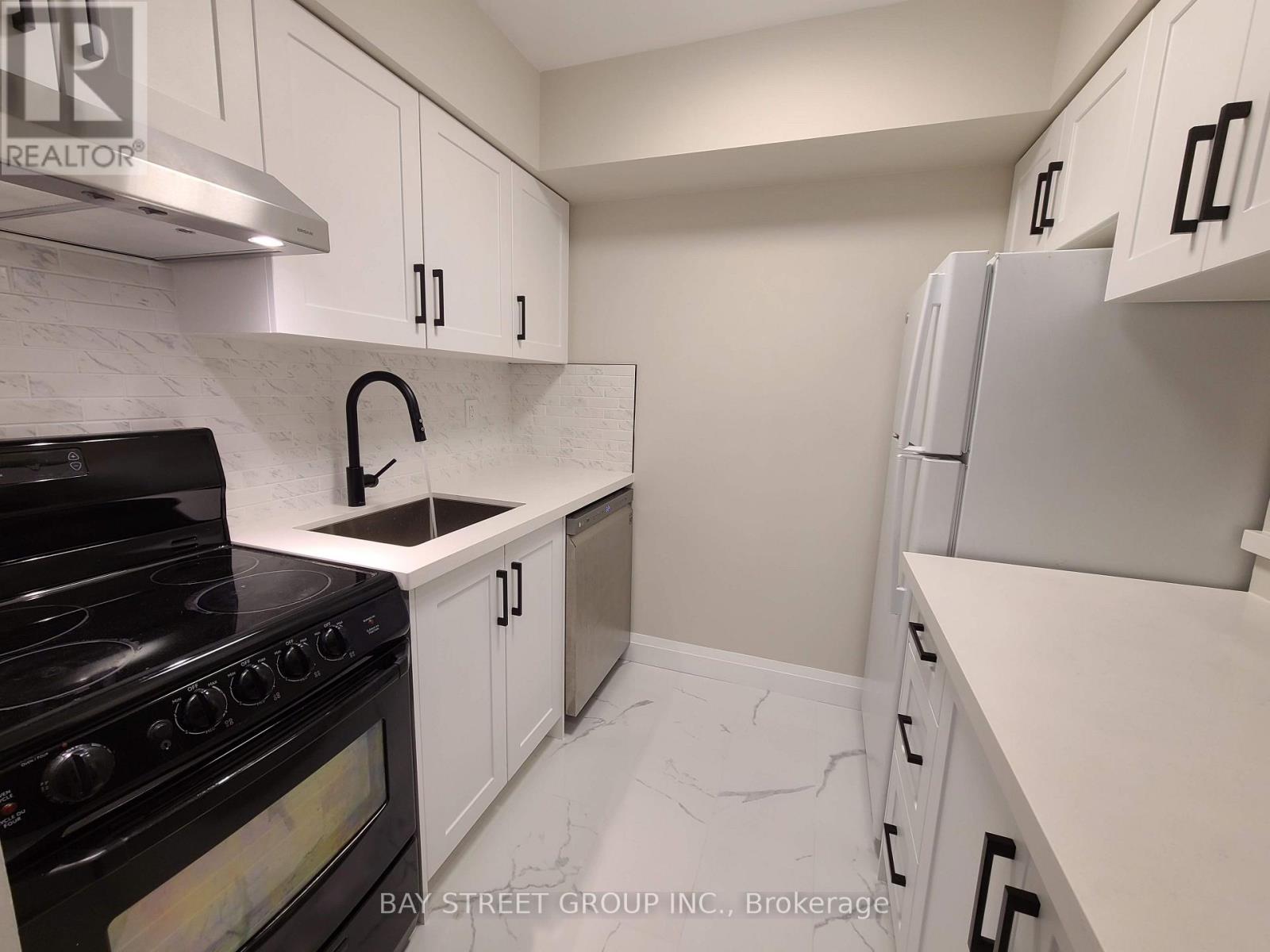 1212 - 633 Bay Street, Toronto, Ontario  M5G 2G4 - Photo 2 - C13576548