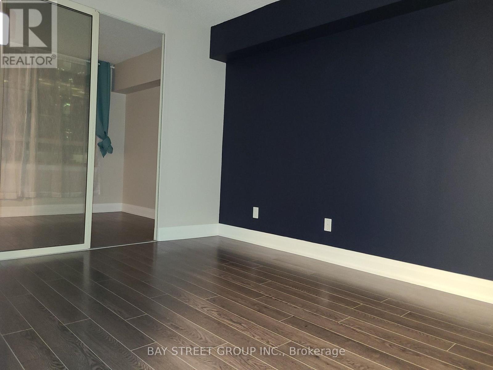 1212 - 633 Bay Street, Toronto, Ontario  M5G 2G4 - Photo 8 - C13576548
