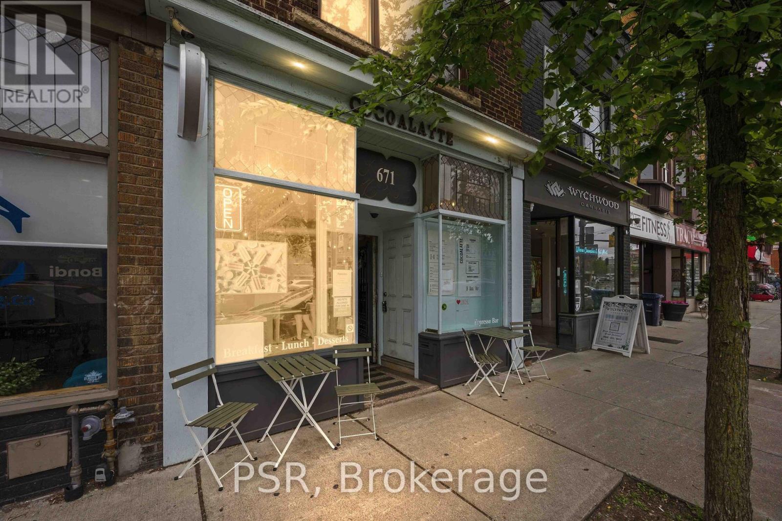 671 St. Clair Avenue W, Toronto, Ontario  M6C 1A7 - Photo 1 - C13576600