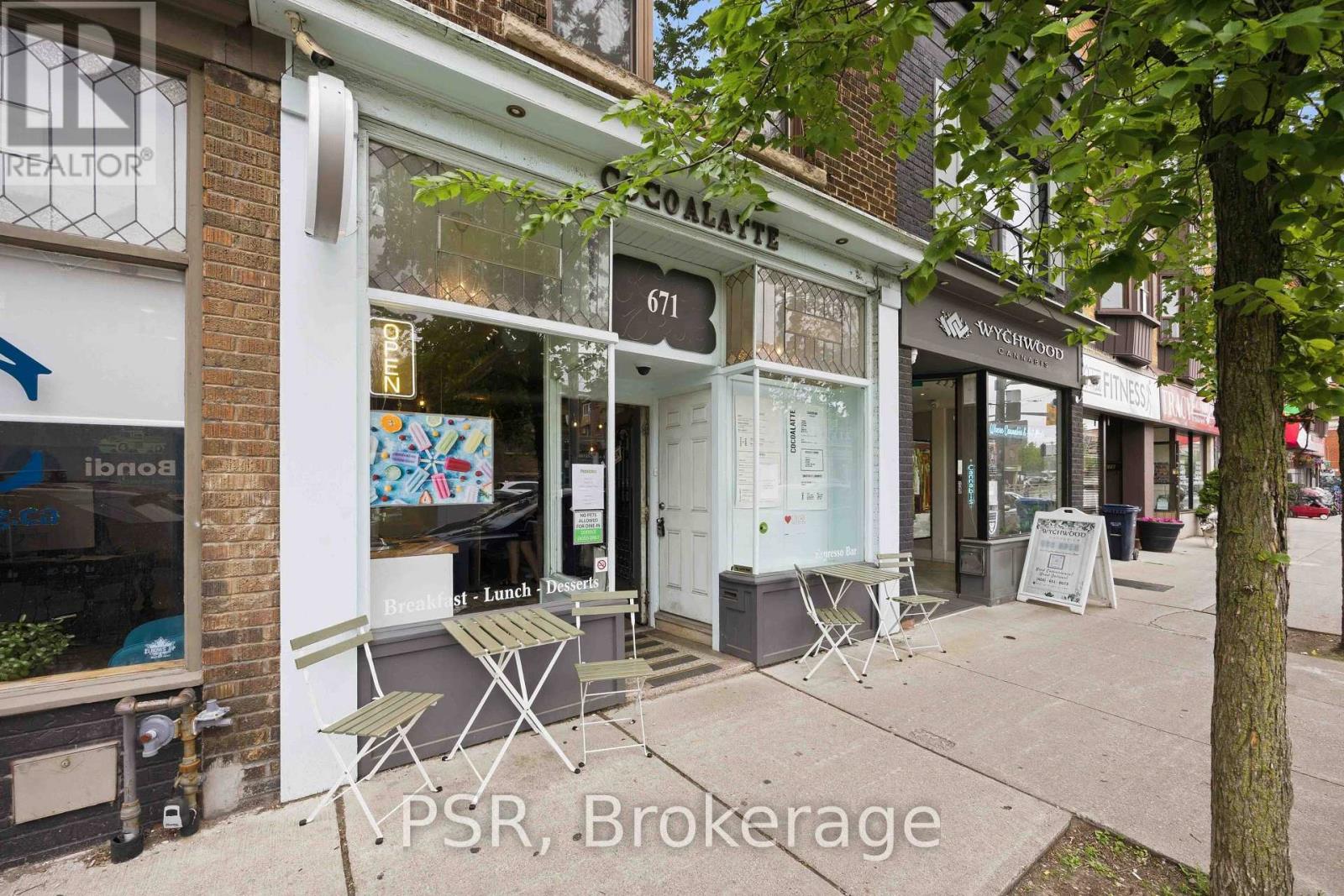 671 St. Clair Avenue W, Toronto, Ontario  M6C 1A7 - Photo 2 - C13576600