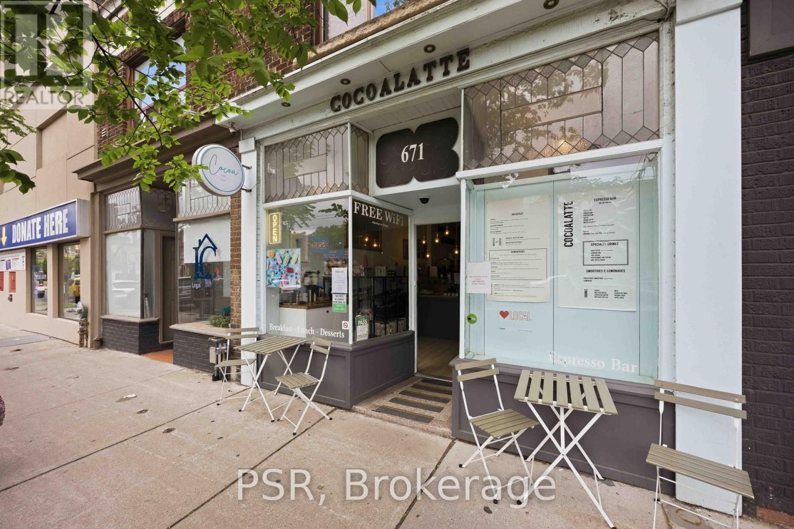 671 St. Clair Avenue W, Toronto, Ontario  M6C 1A7 - Photo 3 - C13576600
