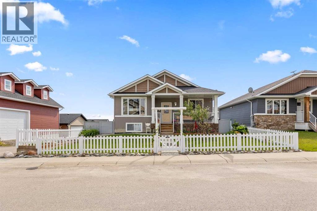 317 McLeod Crescent, diamond valley, Alberta