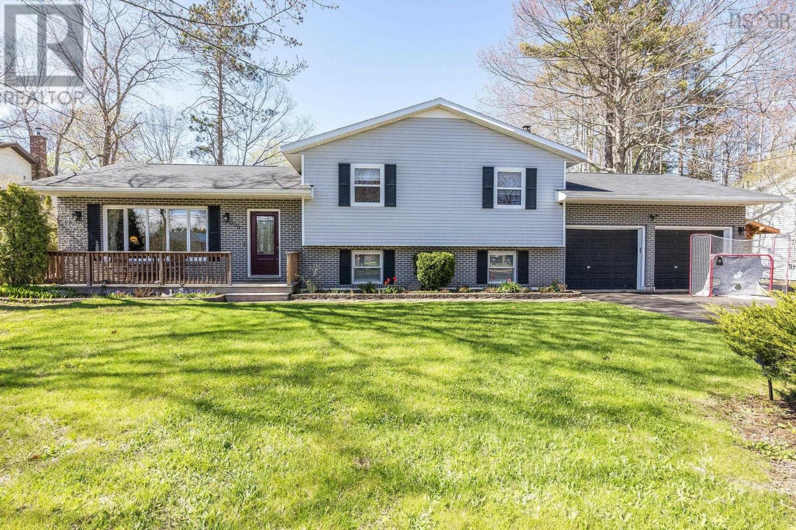 909 Julie Drive, Kingston