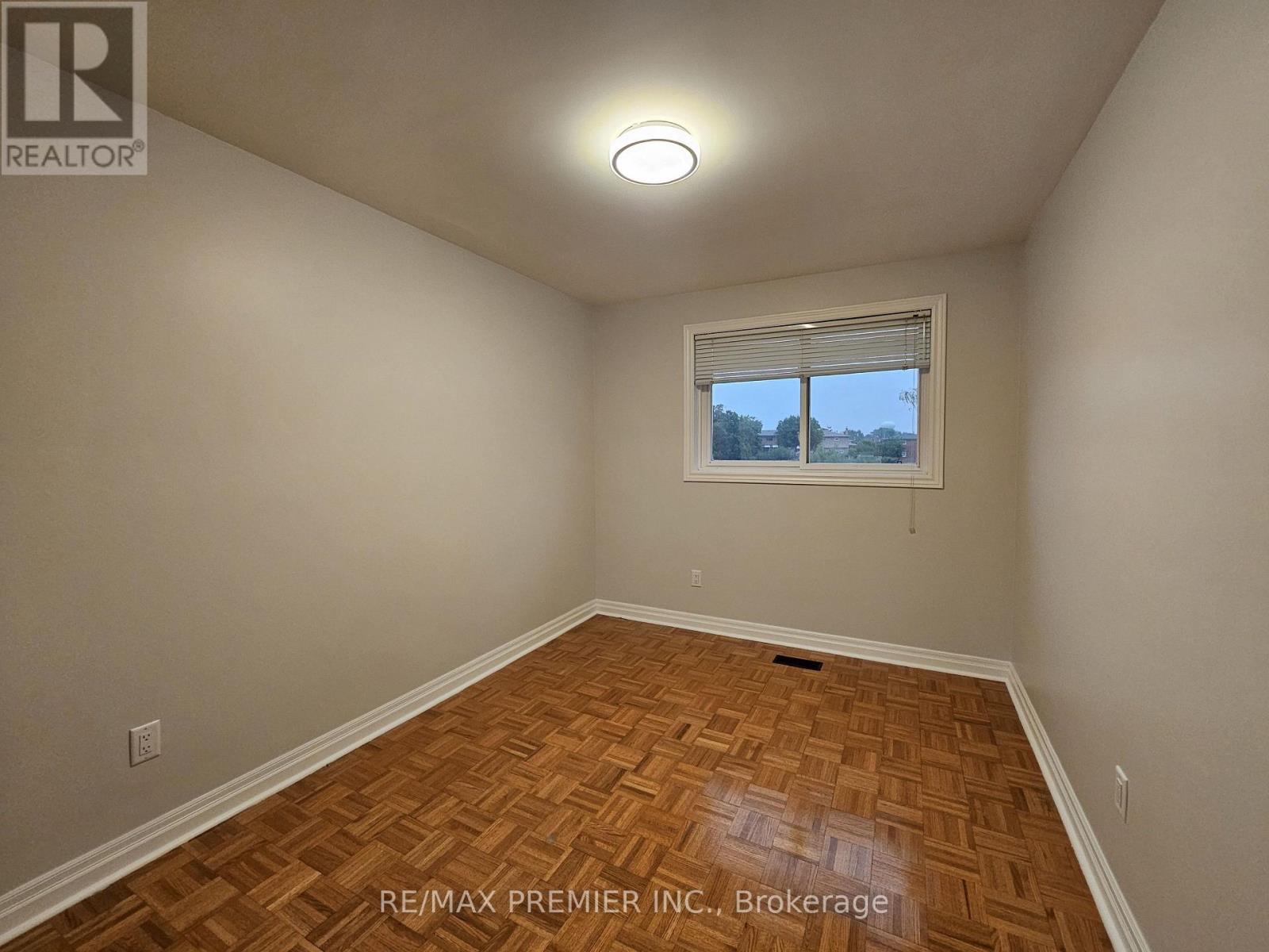 Main Floor - 99 Albany Drive, Vaughan, Ontario  L4L 2X6 - Photo 13 - N13576538