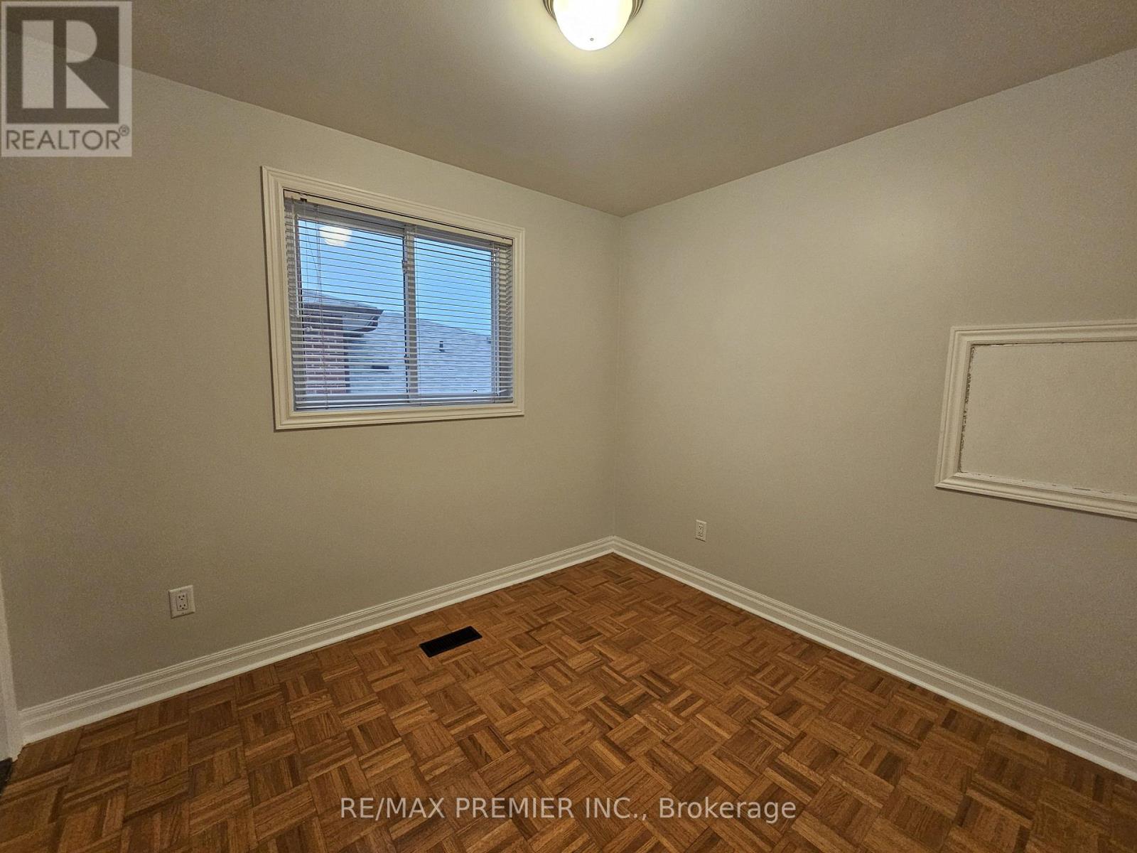 Main Floor - 99 Albany Drive, Vaughan, Ontario  L4L 2X6 - Photo 14 - N13576538
