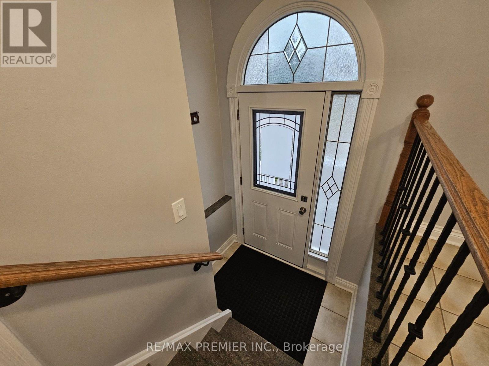 Main Floor - 99 Albany Drive, Vaughan, Ontario  L4L 2X6 - Photo 2 - N13576538