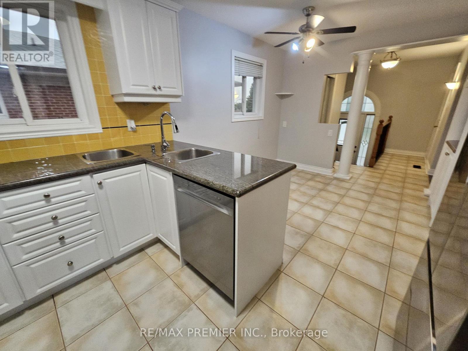 Main Floor - 99 Albany Drive, Vaughan, Ontario  L4L 2X6 - Photo 6 - N13576538