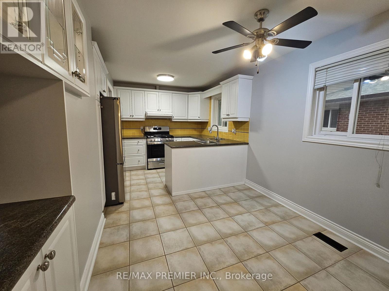 Main Floor - 99 Albany Drive, Vaughan, Ontario  L4L 2X6 - Photo 7 - N13576538
