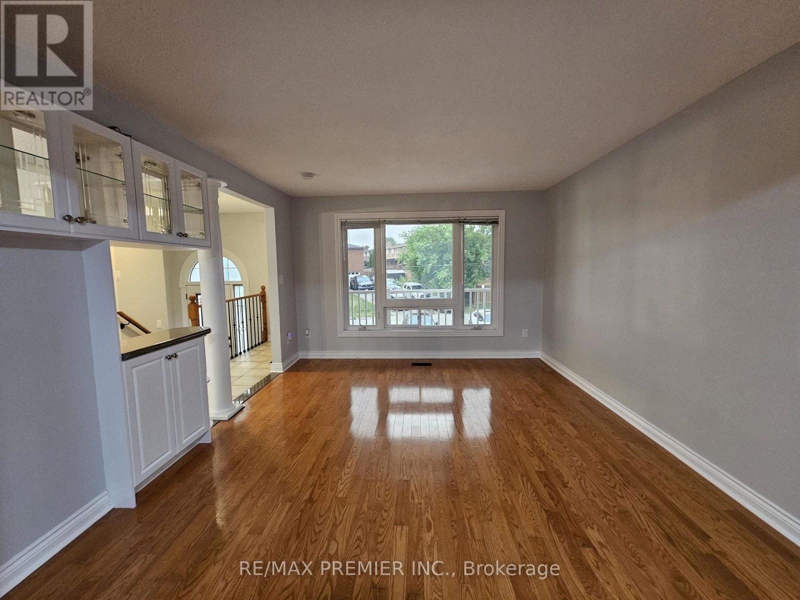 Main Floor - 99 Albany Drive, Vaughan, Ontario  L4L 2X6 - Photo 8 - N13576538
