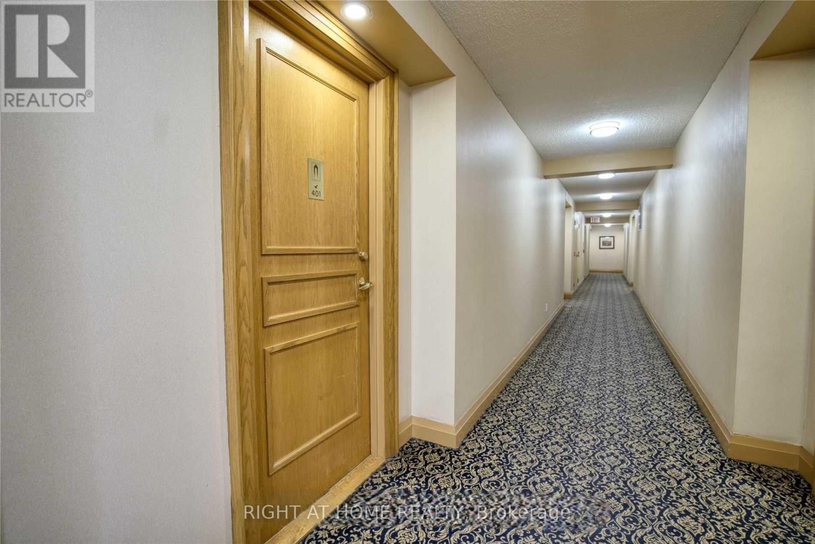 401 - 29 Northern Heights Drive, Richmond Hill, Ontario  L4B 4L8 - Photo 4 - N13576562